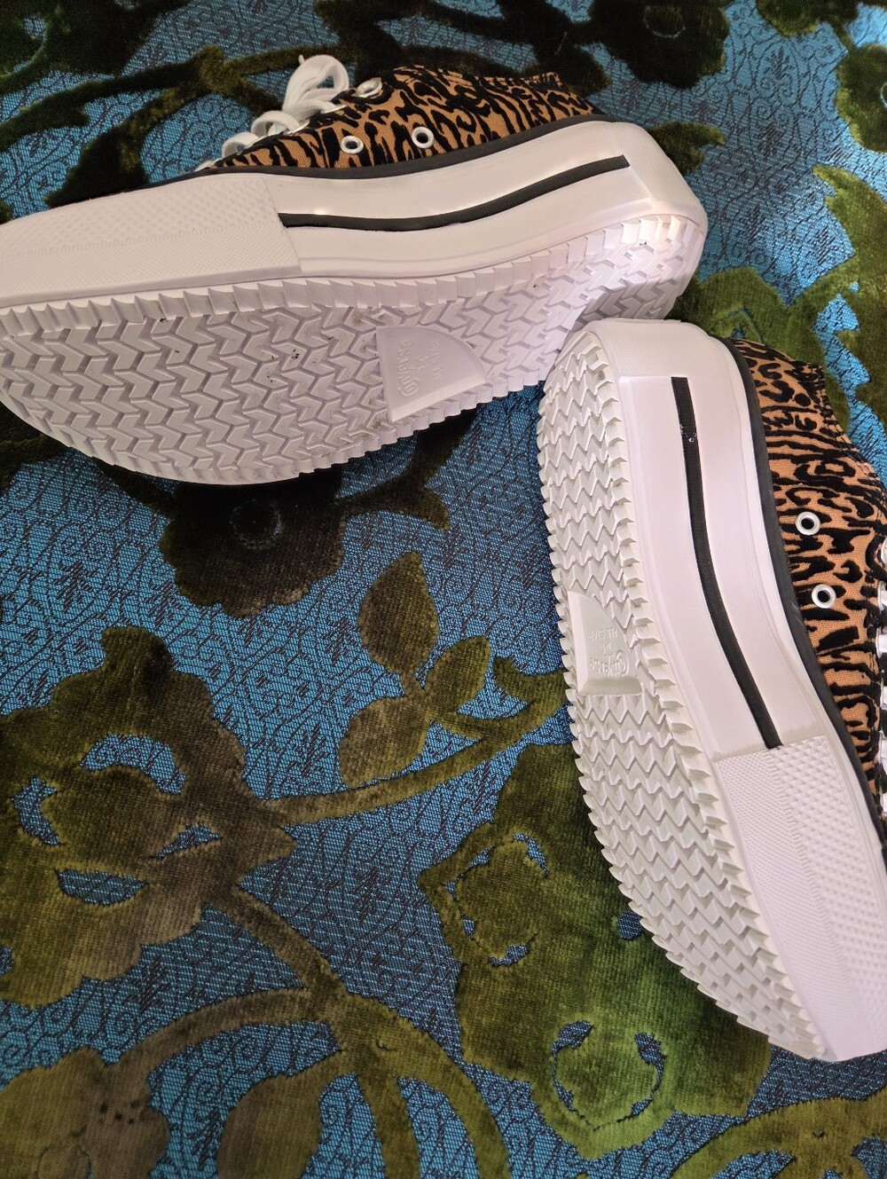 Converse AllStar Lift Double Stack Animal Print Platform, Size 6.5M, 8.5W - Picture 5 of 6